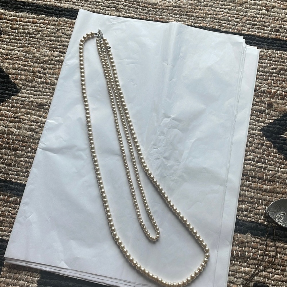 Light gold necklace
